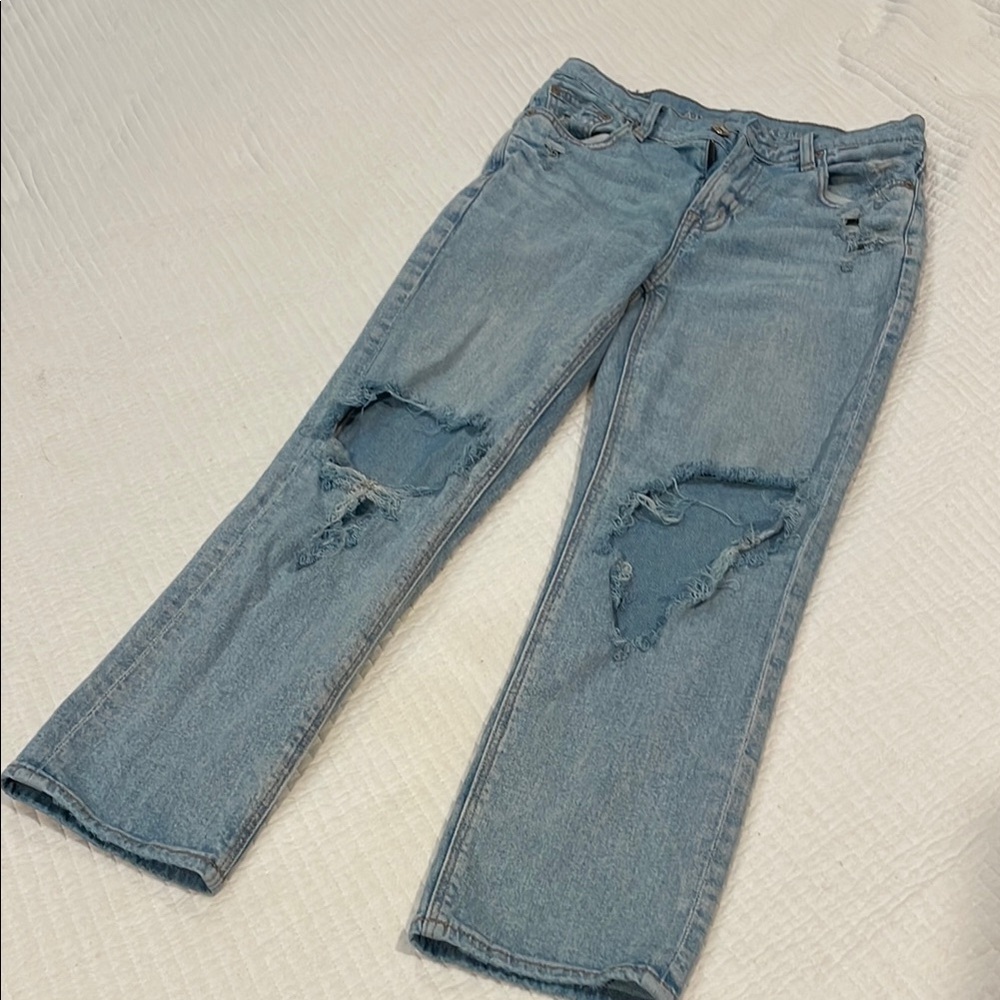 American Eagle 🦅 Distressed Light Blue Jeans